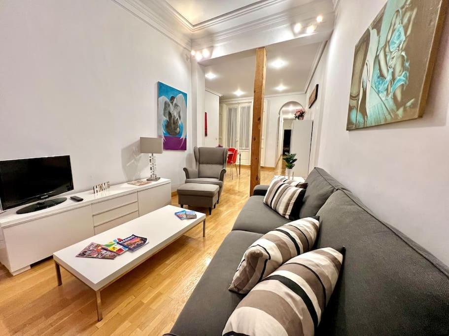 Alojamiento Entero Centro: Piso . Chueca Apartment Madrid Exterior foto